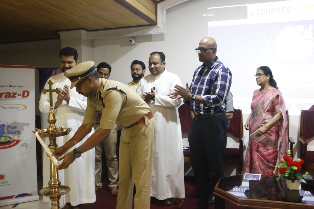 ലൂർദ് ആശുപത്രിയിൽ ലോക പക്ഷാഘാത ദിനം ആചരിച്ചു