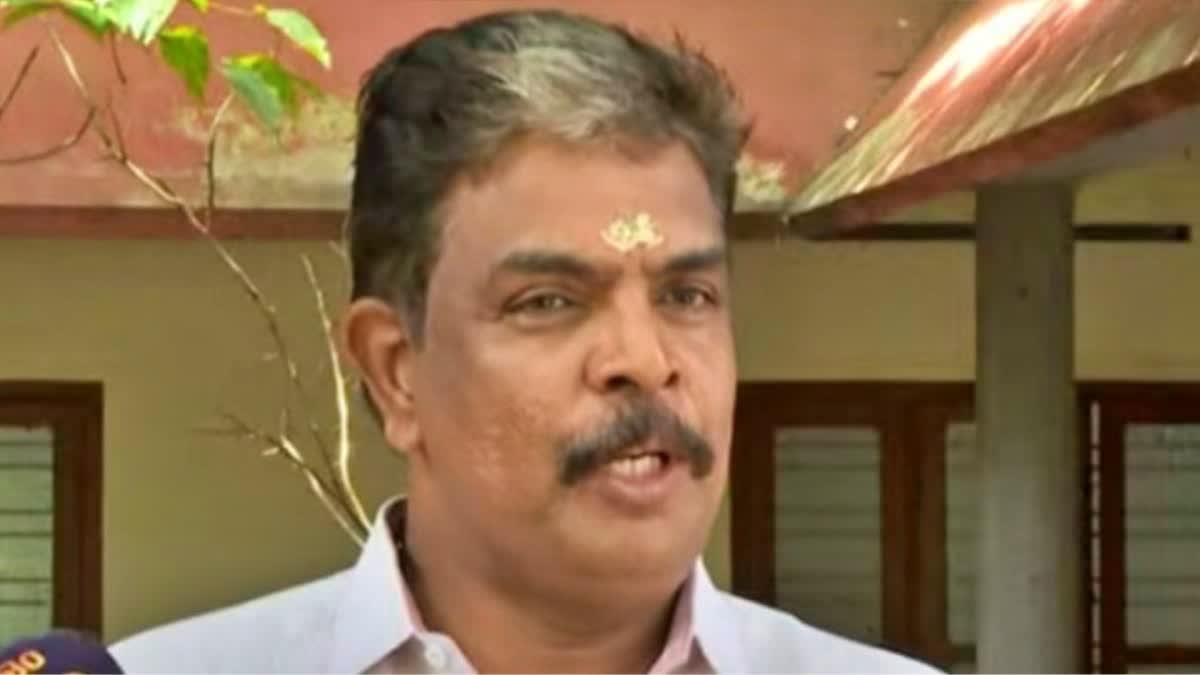മുരാരി ബാബുവിന്റെ വീട് : സാമ്പത്തികസ്രോതസ്സ് കണ്ടെത്താന് അന്വേഷണ സംഘം