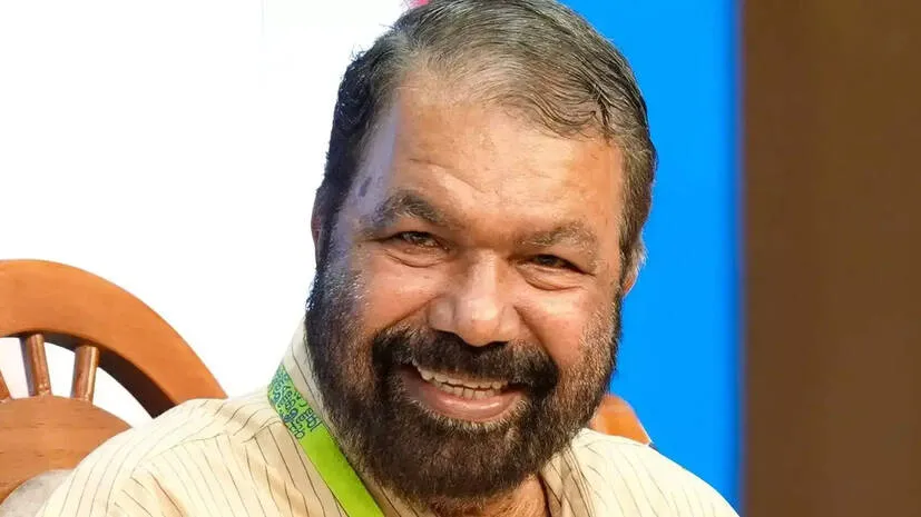 സവര്ക്കറെയും ഹെഡ്ഗേവറെയും കേരളത്തില് പഠിപ്പിക്കില്ല- വി ശിവന്കുട്ടി