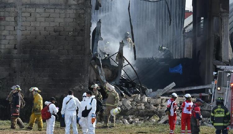 മെക്സിക്കോയിൽ സ്വകാര്യ ജെറ്റ് തകർന്ന് വീണ് 6 പേർ മരിച്ചു