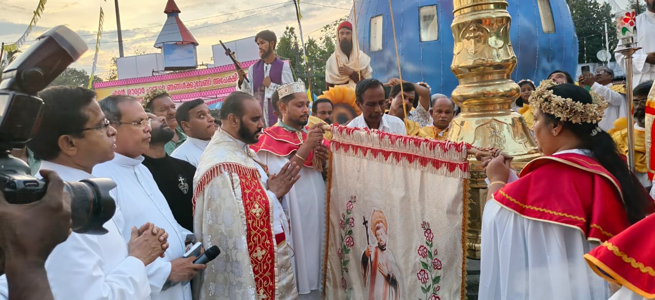 സമ്പാളൂർ തീർത്ഥാടന ദൈവാലയത്തിൽ വിശുദ്ധ ഫ്രാൻസിസ് സേവ്യറിന്റെ തിരുനാളിന് കൊടിയേറി