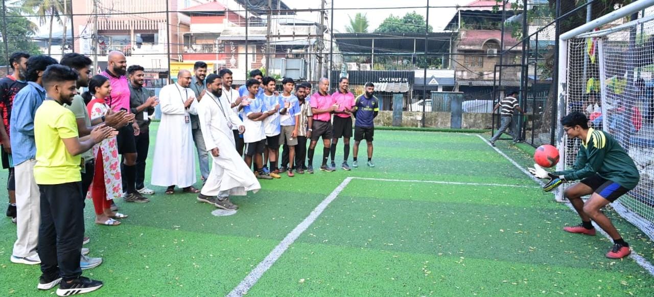 സിൽവസ്റ്റർ കപ്പ് 2K25 5’s ഫ്ലഡ് ലൈറ്റ് ഫുട്ബോൾ ടൂർണമെൻ്റ്