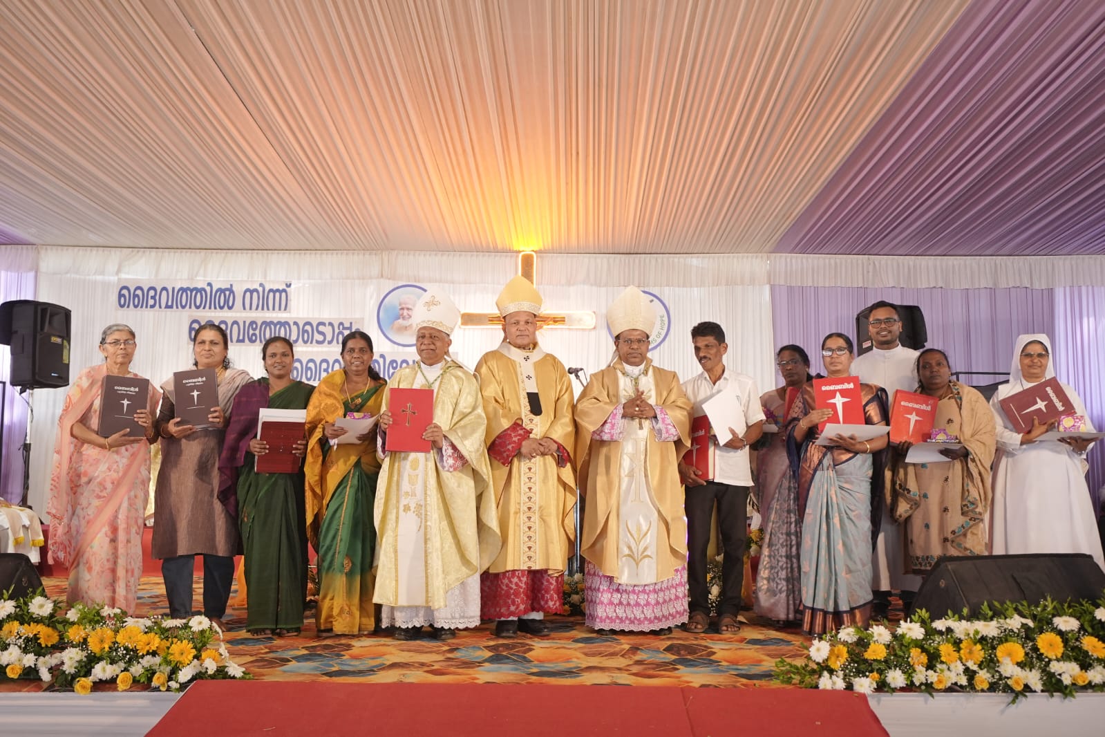 ബൈബിള് പകര്ത്തിയെഴുതിയവര് ഒന്പതുപേര് ;പൂര്ണമായും വായിച്ചത് നാന്നൂറ് പേര്