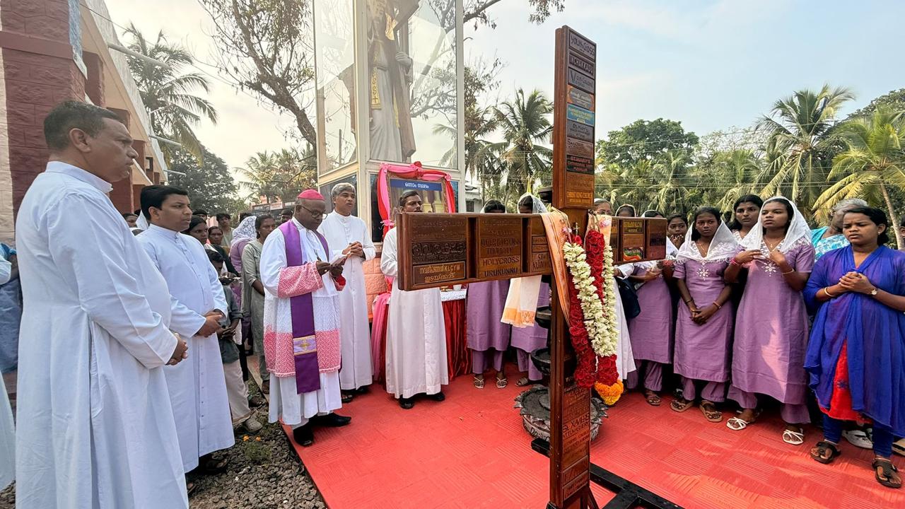 യൂത്ത്ക്രോസ്സ് പ്രയാണവും ഉറുകുന്ന് കുരിശുമല തീർത്ഥാടനവും