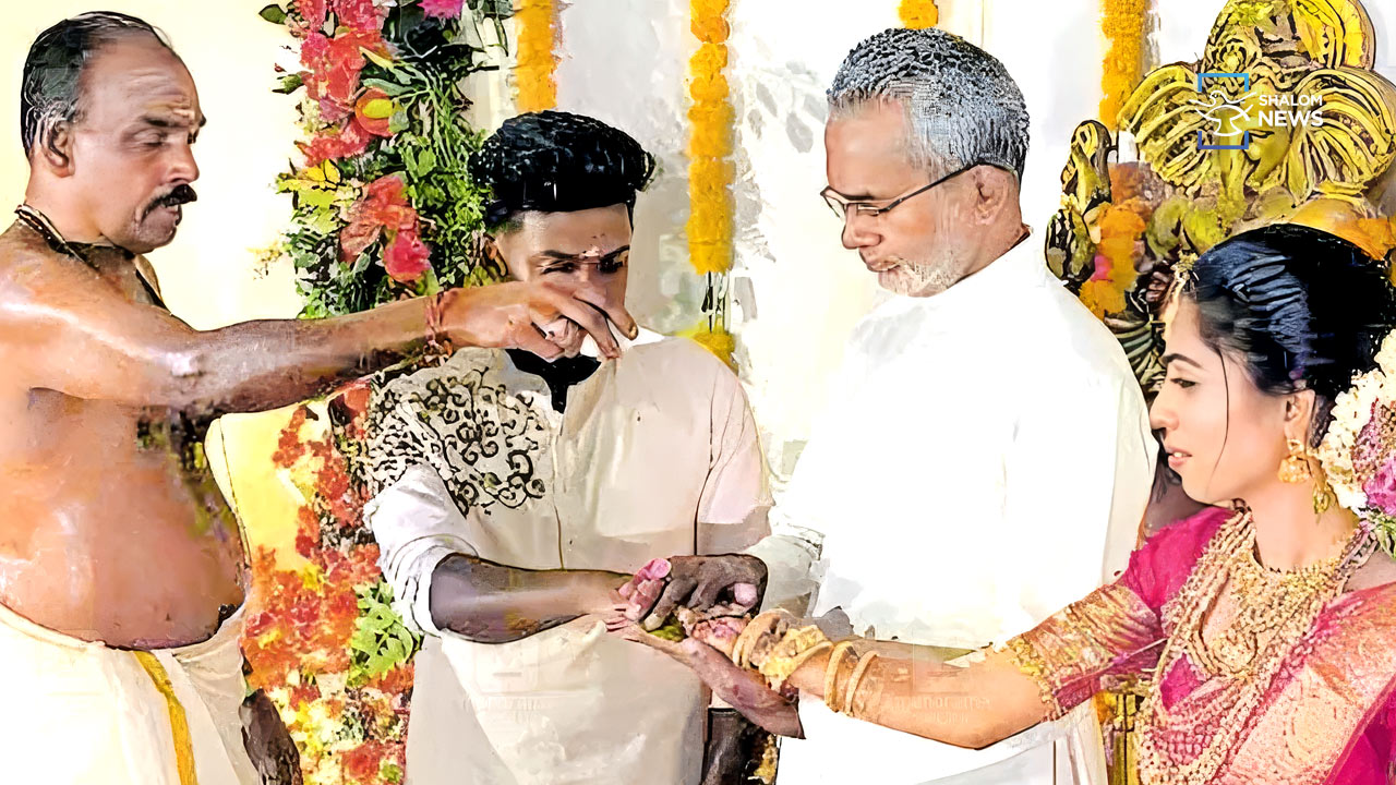 ഹിന്ദു ആചാരപ്രകാരം നടന്ന വിവാഹത്തിൽ വധുവിന്റെ അച്ഛനായി ഫാ. റോയി മാത്യു ഹിന്ദു ആചാരപ്രകാരം നടന്ന ഒരു വിവാഹത്തിൽ വധുവിന്റെ അച്ഛനായി ഫാ. റോയി മാത്യു