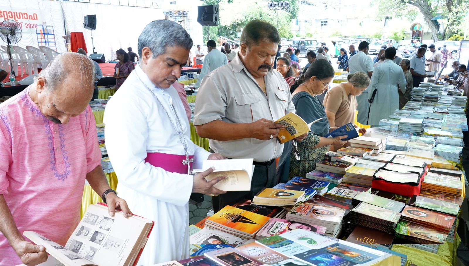 ക്രിസ്റ്റോഗ്രാഫ പുസ്തക പ്രദർശനം നാളെ സമാപിക്കും