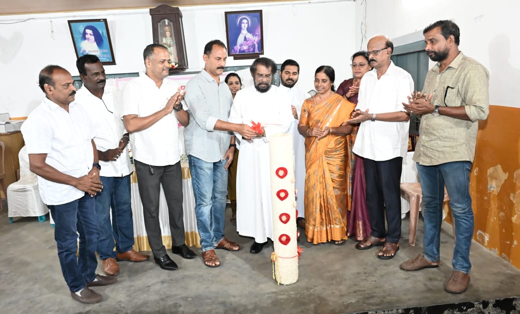 ഓച്ചന്തുരുത്ത് കുരിശിങ്കൽ ഇടവകയിലെ അദ്ധ്യാപകരെ ആദരിച്ചു.
