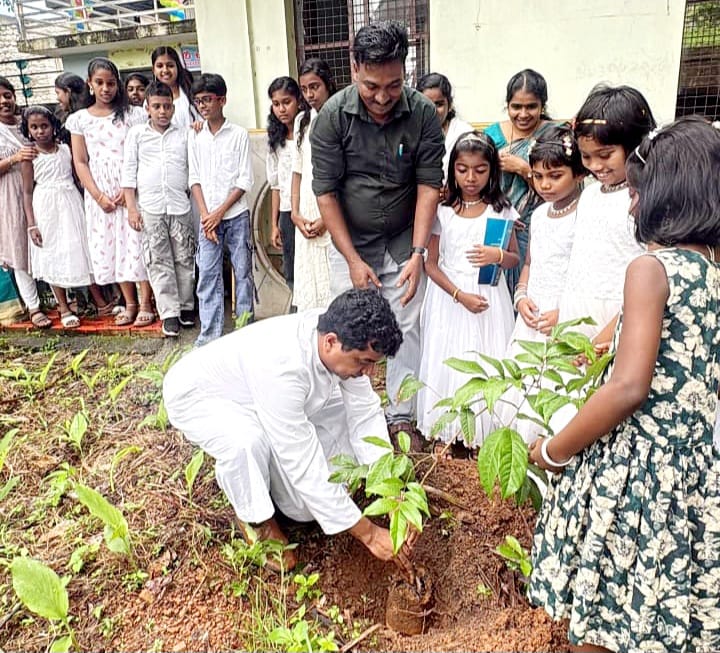 വിശ്വാസ പരിശീലന കമ്മീഷന്റെനേതൃത്വത്തിൽ പരിസ്ഥിതി ദിനാഘോഷം സംഘടിപ്പിച്ചു.
