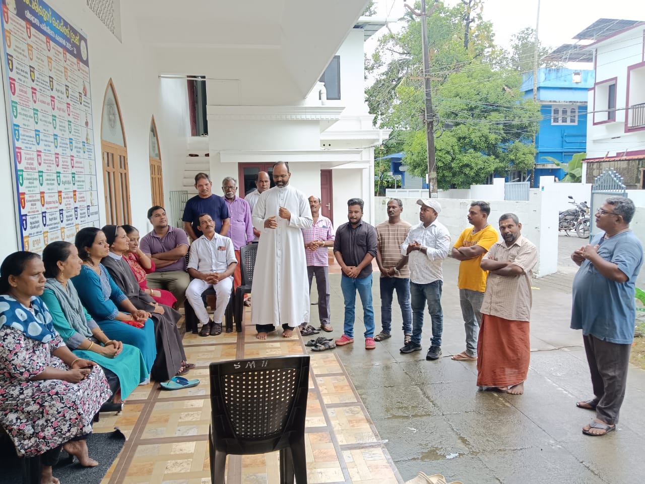 പൊതിച്ചോറുകൾ വിതരണം നടത്തി