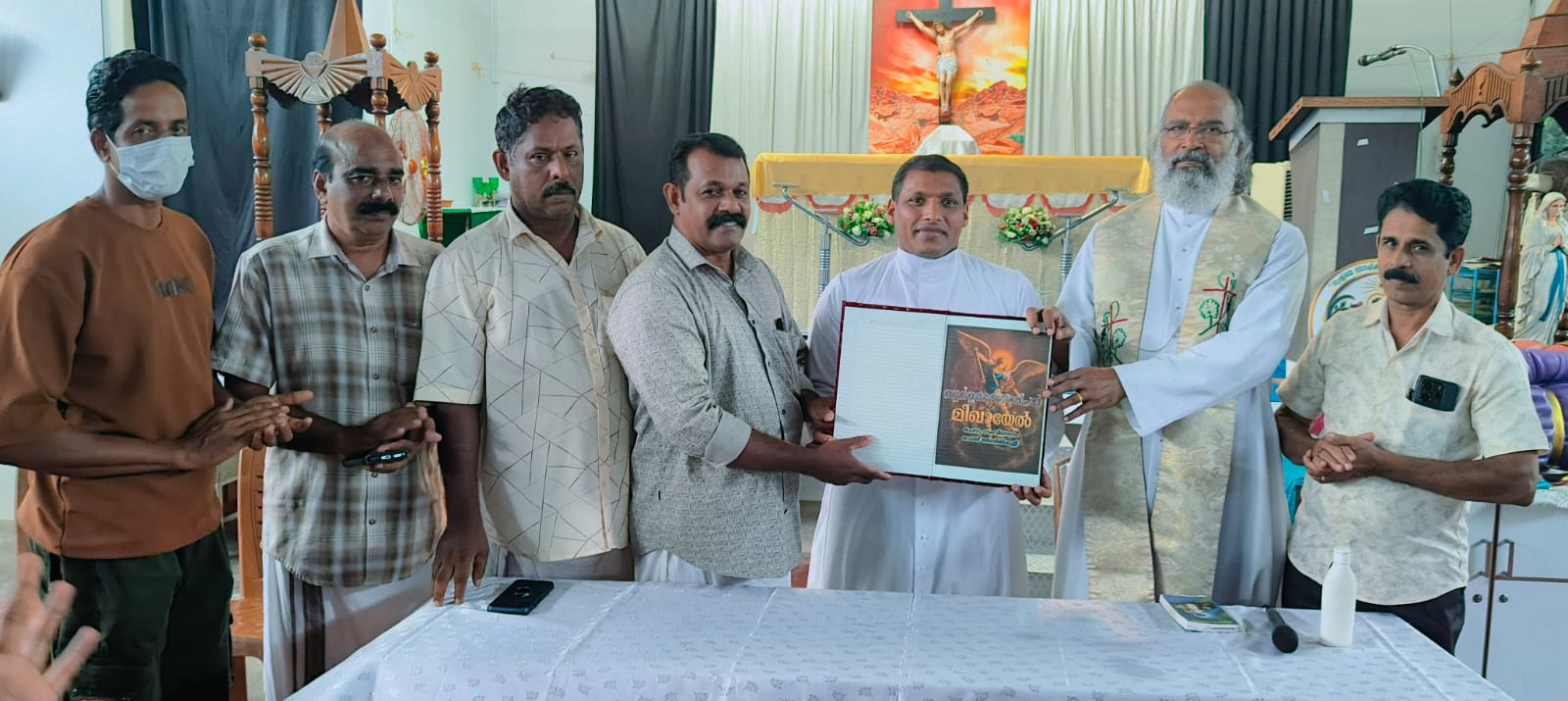 ‘സ്വർഗ്ഗ സൈന്യാധിപൻ വിശുദ്ധ മിഖായേൽ’ ചവിട്ടുനാടക ചുവടി പ്രകാശനം ചെയ്തു
