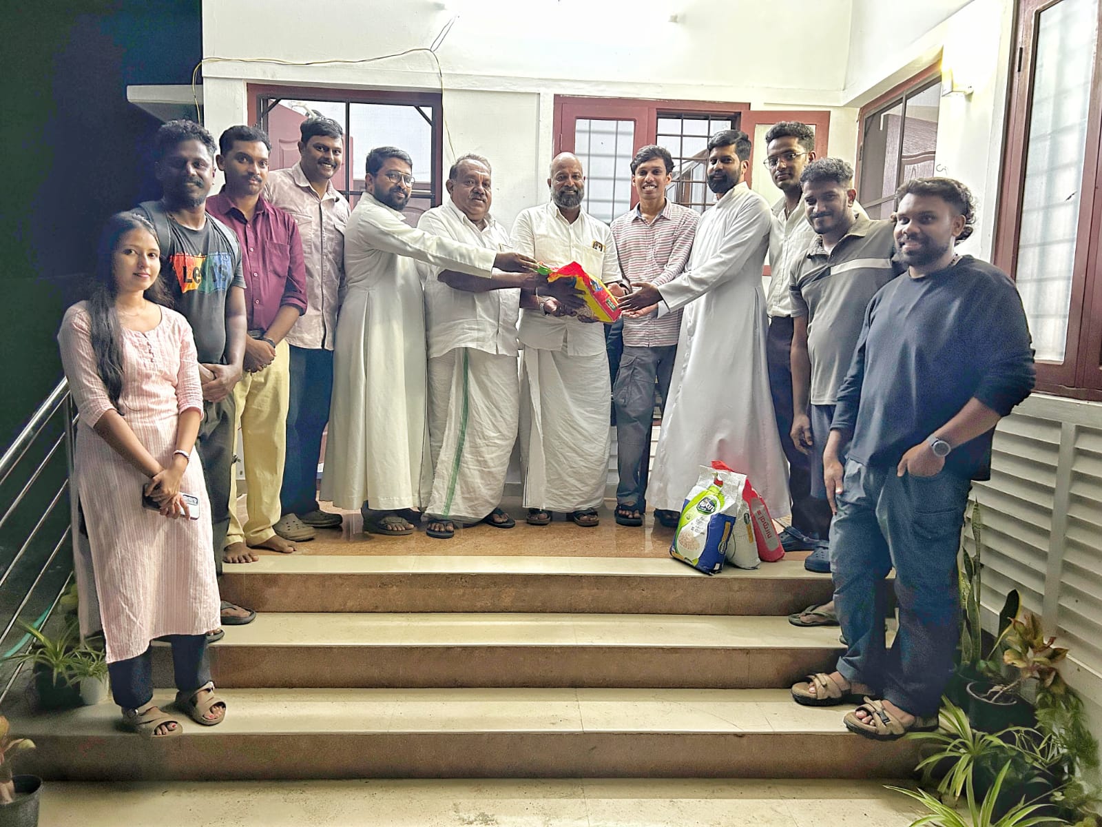 ട്രോളിംഗ് നിരോധനം: മത്സ്യത്തൊഴിലാളികൾക്ക് കൈത്താങ്ങായി കെ.സി.വൈ.എം വരാപ്പുഴ അതിരൂപതയുടെ ‘സുഭിക്ഷം’ പദ്ധതി നാലാം ഘട്ടത്തിലേക്ക്