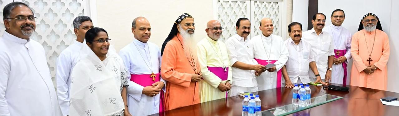 കെസിബിസി പ്രതിനിധി സംഘം മുഖ്യമന്ത്രിയെയും മന്ത്രിമാരെയും സന്ദർശിച്ചു