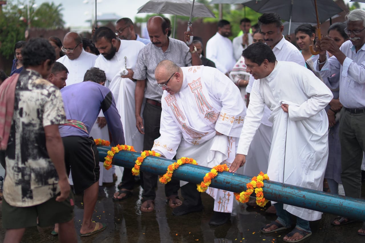 വല്ലാർപാടം മരിയൻ തീർത്ഥാടനം; പന്തലിന്റെ കാൽ നാട്ടു കർമ്മം നിർവ്വഹിച്ചു