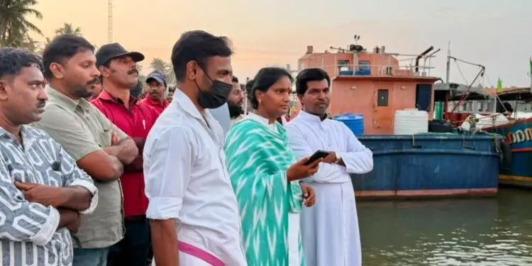 വള്ളത്തിൽനിന്ന് കായലിൽ വീണ് മത്സ്യത്തൊഴിലാളിയെ കാണാതായി