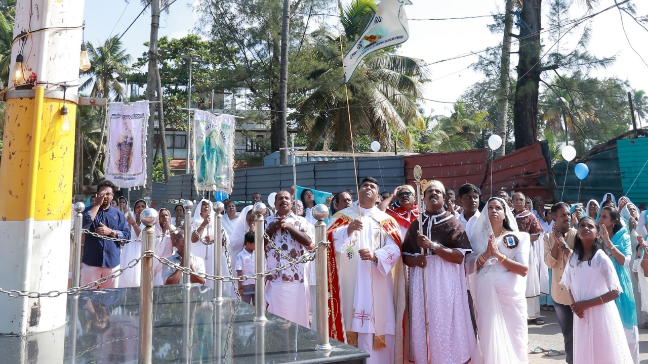 ശക്തികുളങ്ങരയിൽ പരിശുദ്ധ കർമല മാതാവിന്റെ കൊമ്പ്രിയ തിരുനാളിന് തുടക്കം