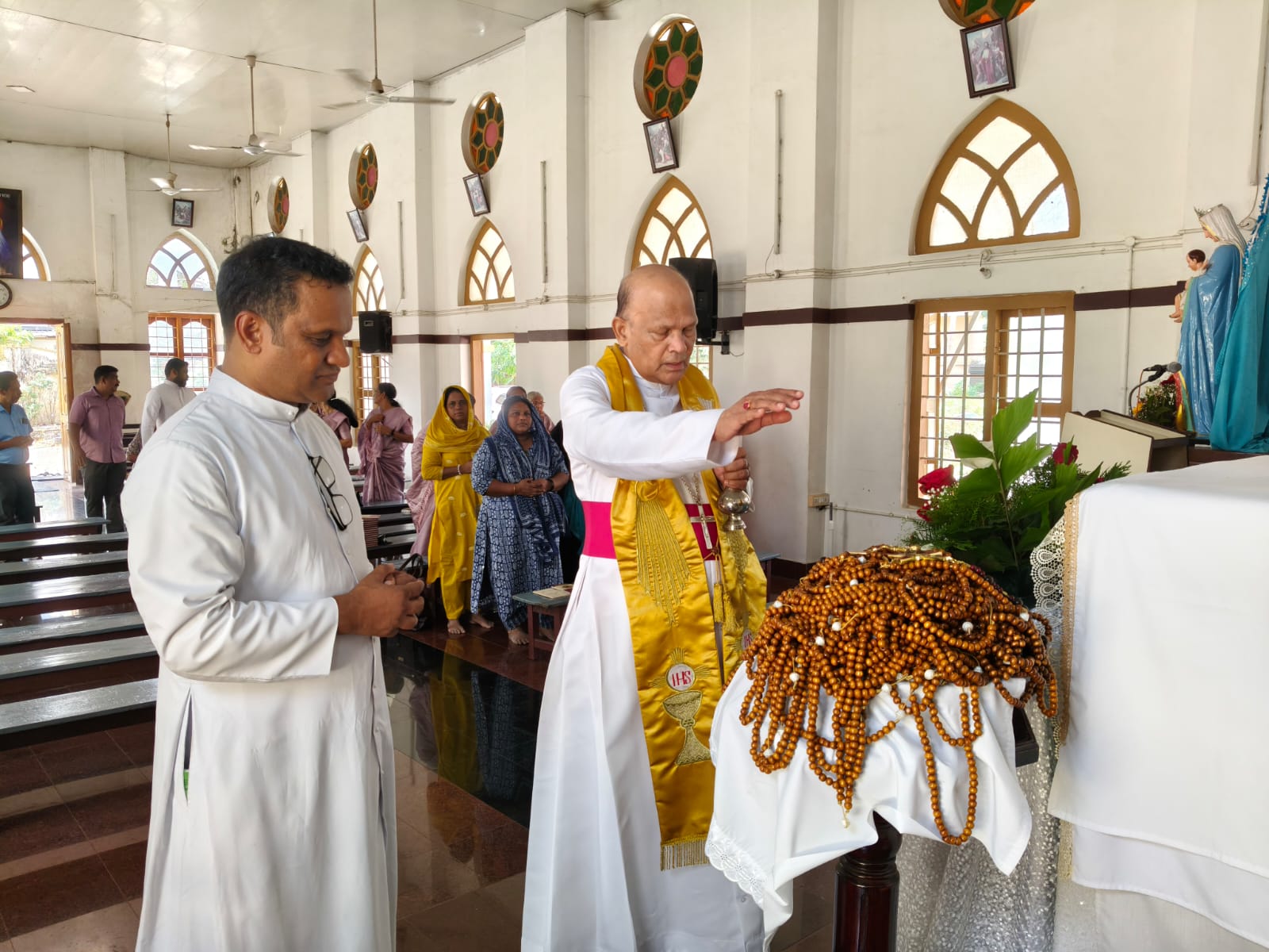 12,200 ജപമണികളാൽ മഹാ ജപമാല; ആശീർവദിച്ചു