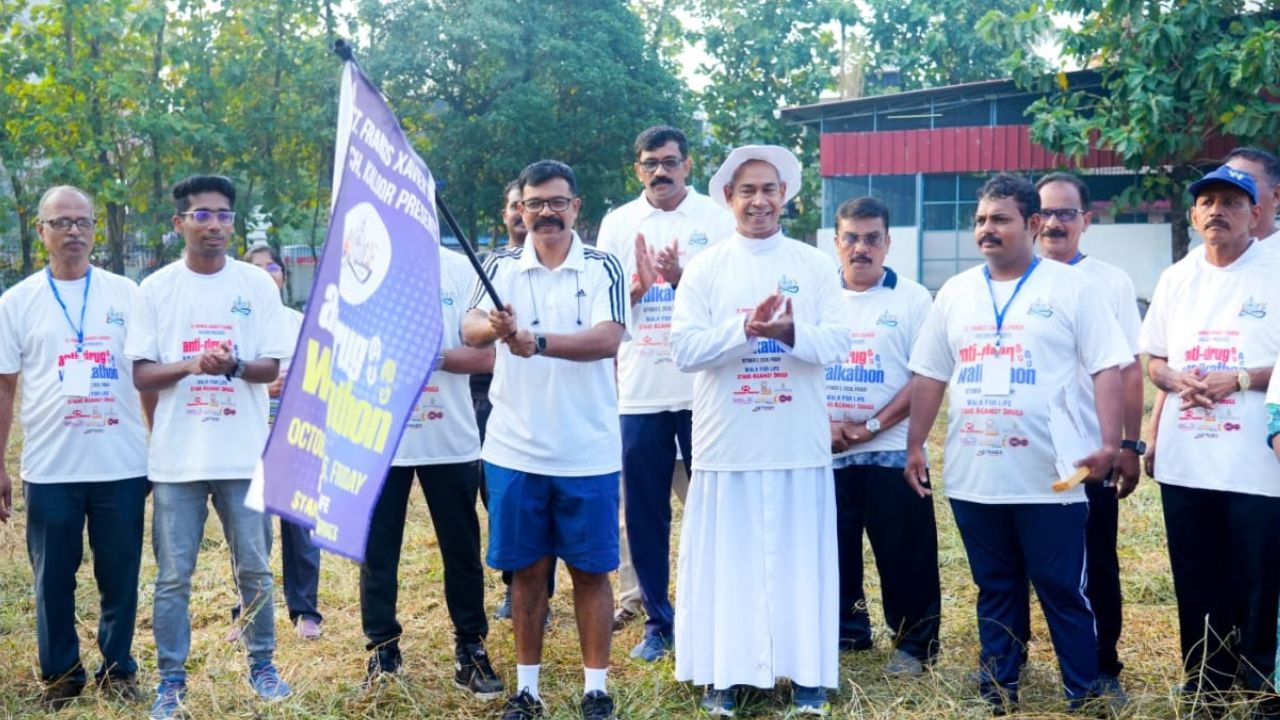 ലഹരിക്കെതിരെ ബോധവത്കരണ വാക്കത്തോൺ സംഘടിപ്പിച്ച് കലൂർ കതൃക്കടവ് പള്ളി
