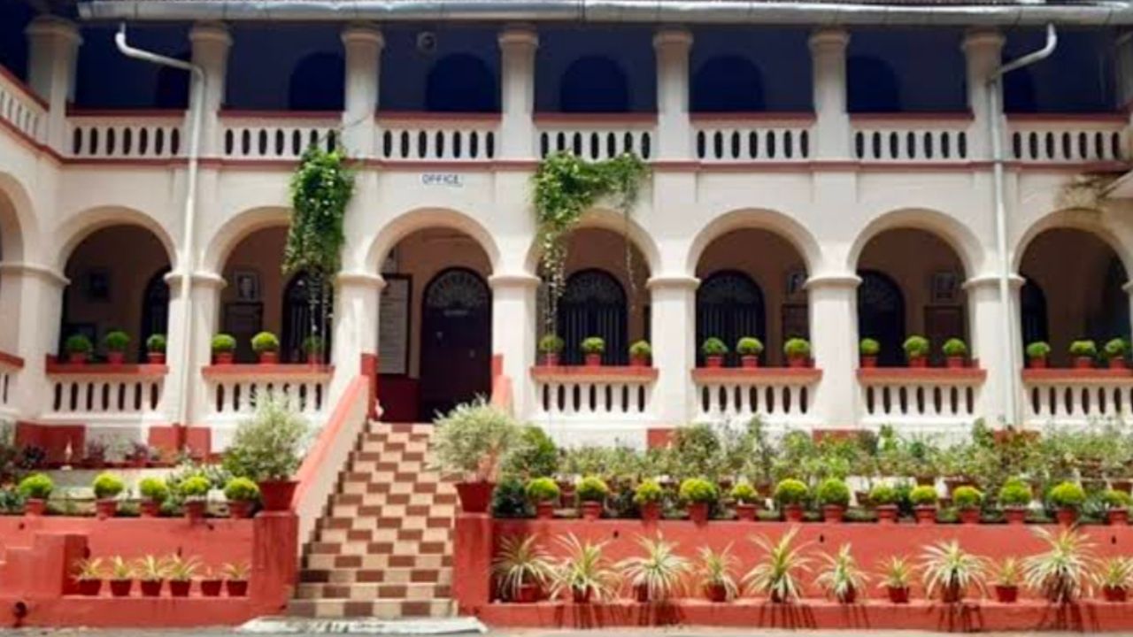 സംസ്ഥാനത്തെ മികച്ച രണ്ടാമത്തെ വിദ്യാലയമായി കോട്ടയം മൗണ്ട് കാർമൽ ഹയർ സെക്കൻഡറി സ്കൂൾ