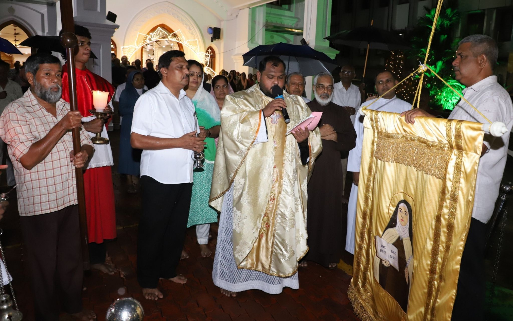 കണ്ണങ്കുന്നത്ത് പള്ളിയിൽ വിശുദ്ധ അമ്മത്രേസ്യയുടെ തിരുനാളിന് കൊടിയേറി